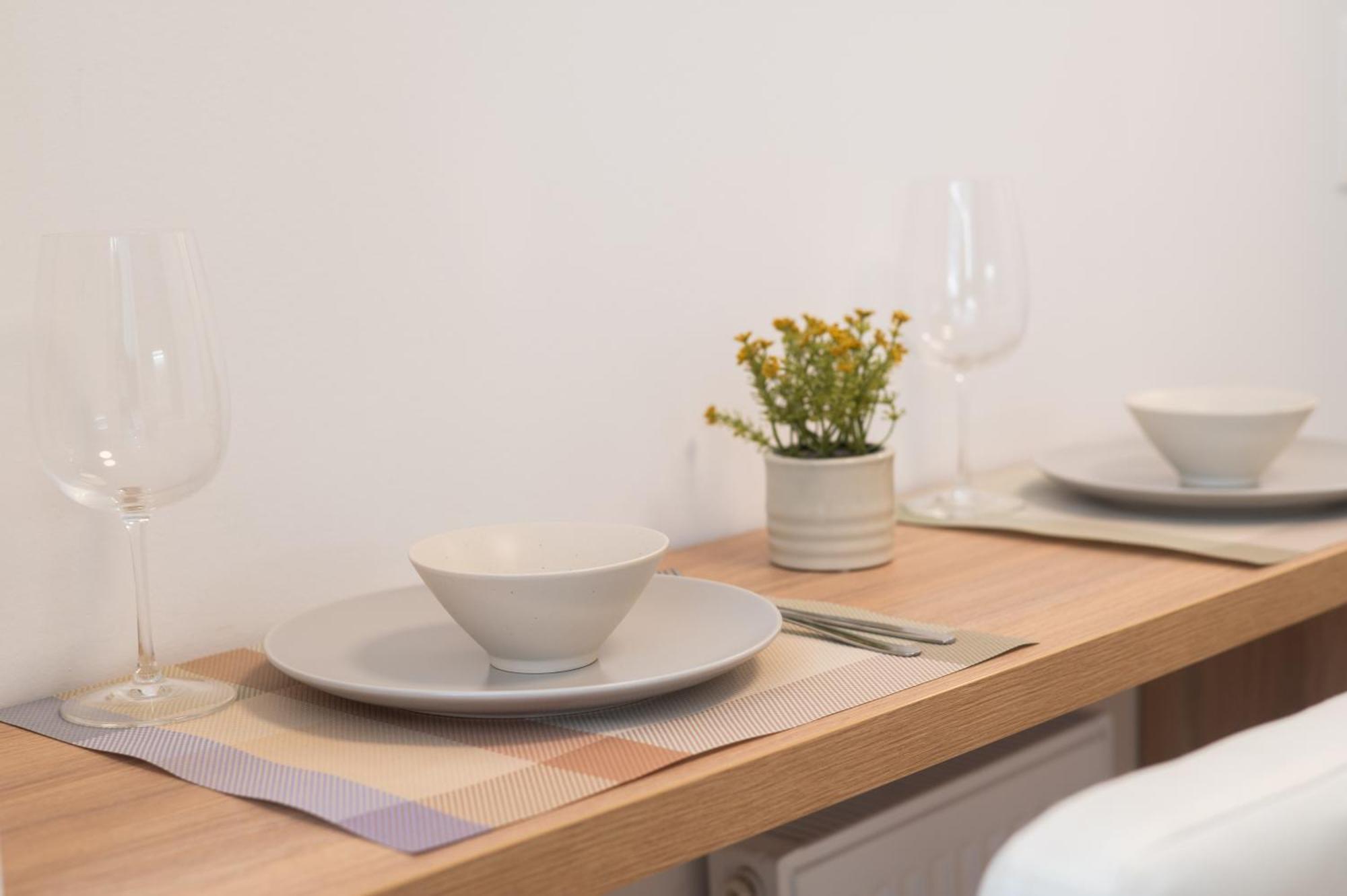 Honey Oak & Cream Patio By Nest Apartment Tesalonika Bagian luar foto