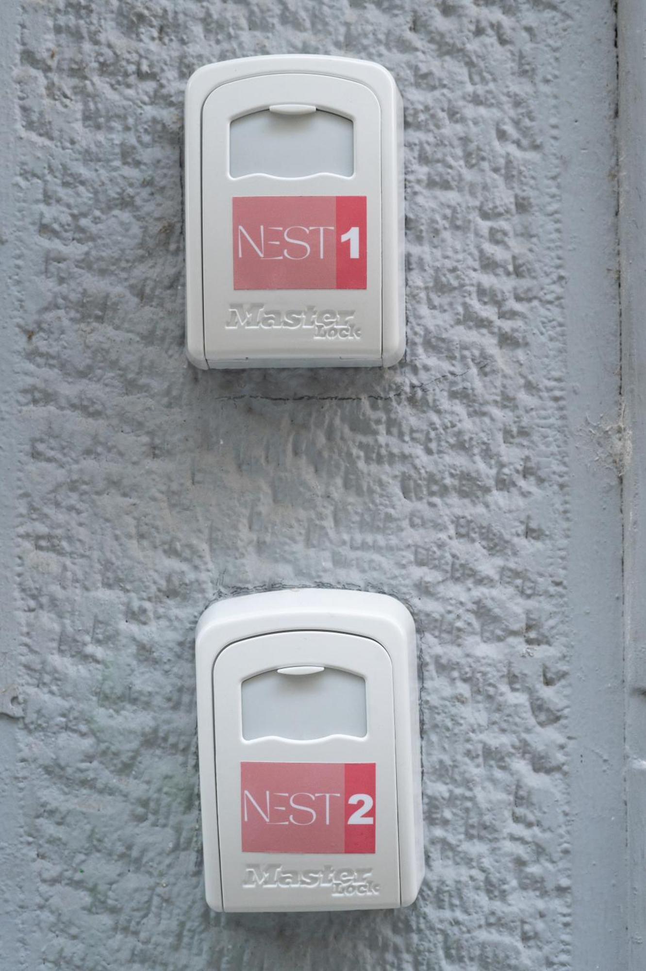 Honey Oak & Cream Patio By Nest Apartment Tesalonika Bagian luar foto