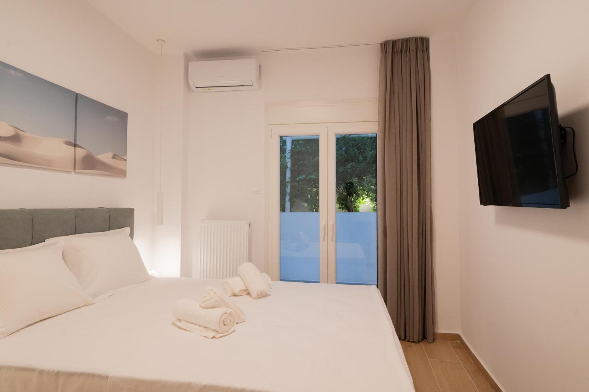 Honey Oak & Cream Patio By Nest Apartment Tesalonika Bagian luar foto