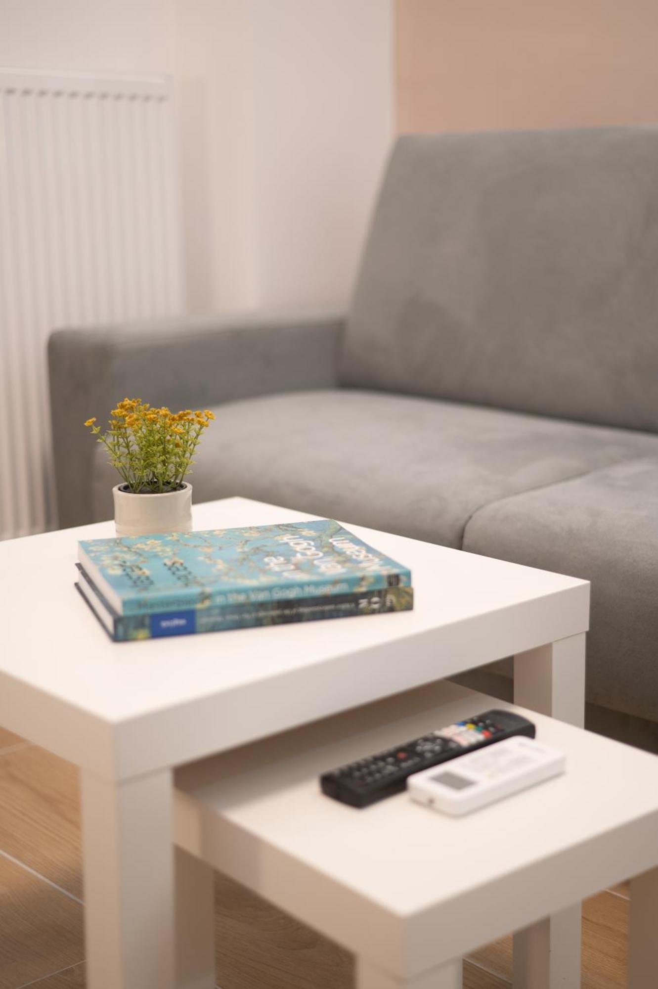 Honey Oak & Cream Patio By Nest Apartment Tesalonika Bagian luar foto
