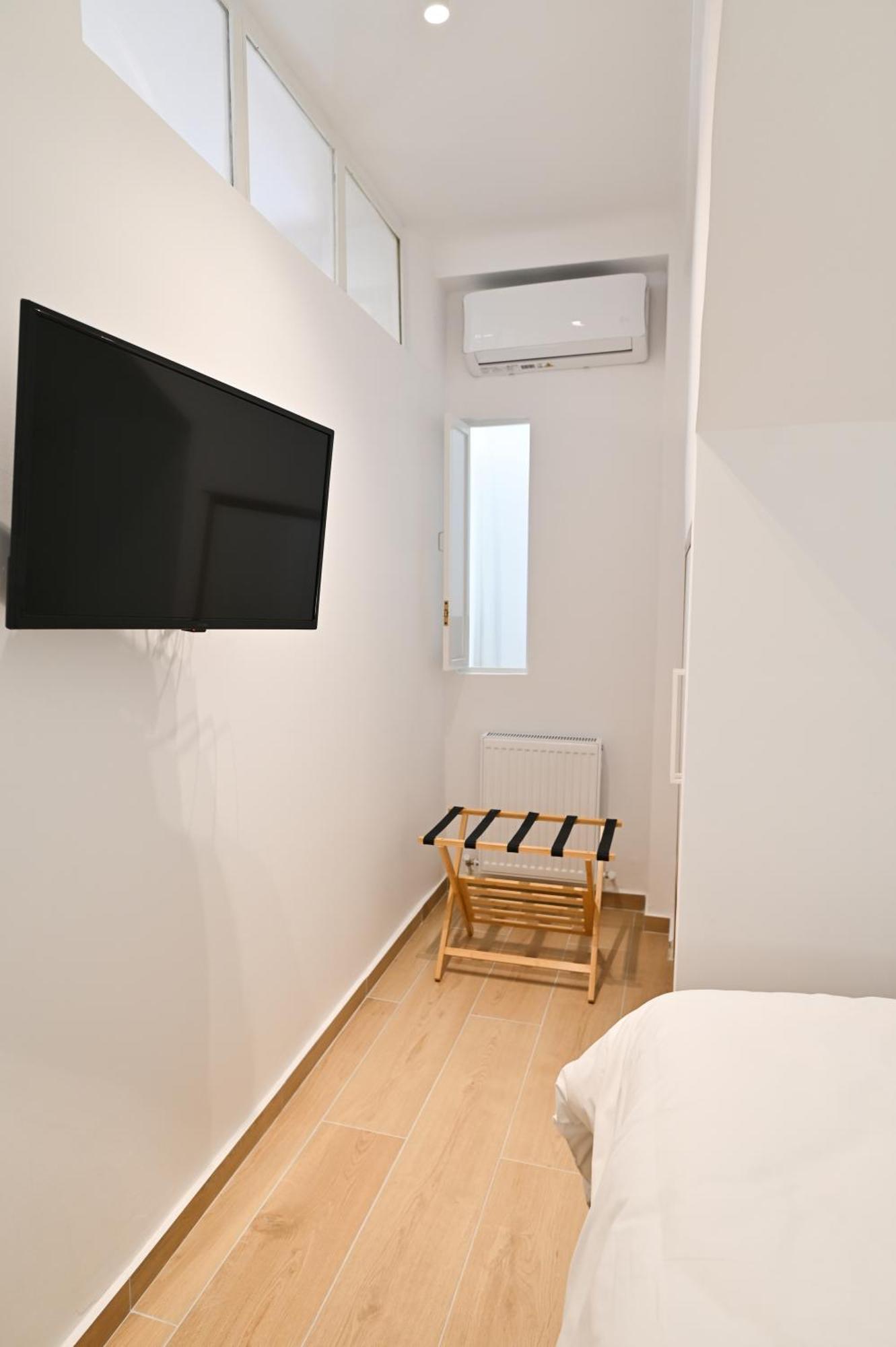 Honey Oak & Cream Patio By Nest Apartment Tesalonika Bagian luar foto